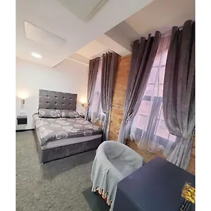 Kick Back Relax Stylish Space Apartment